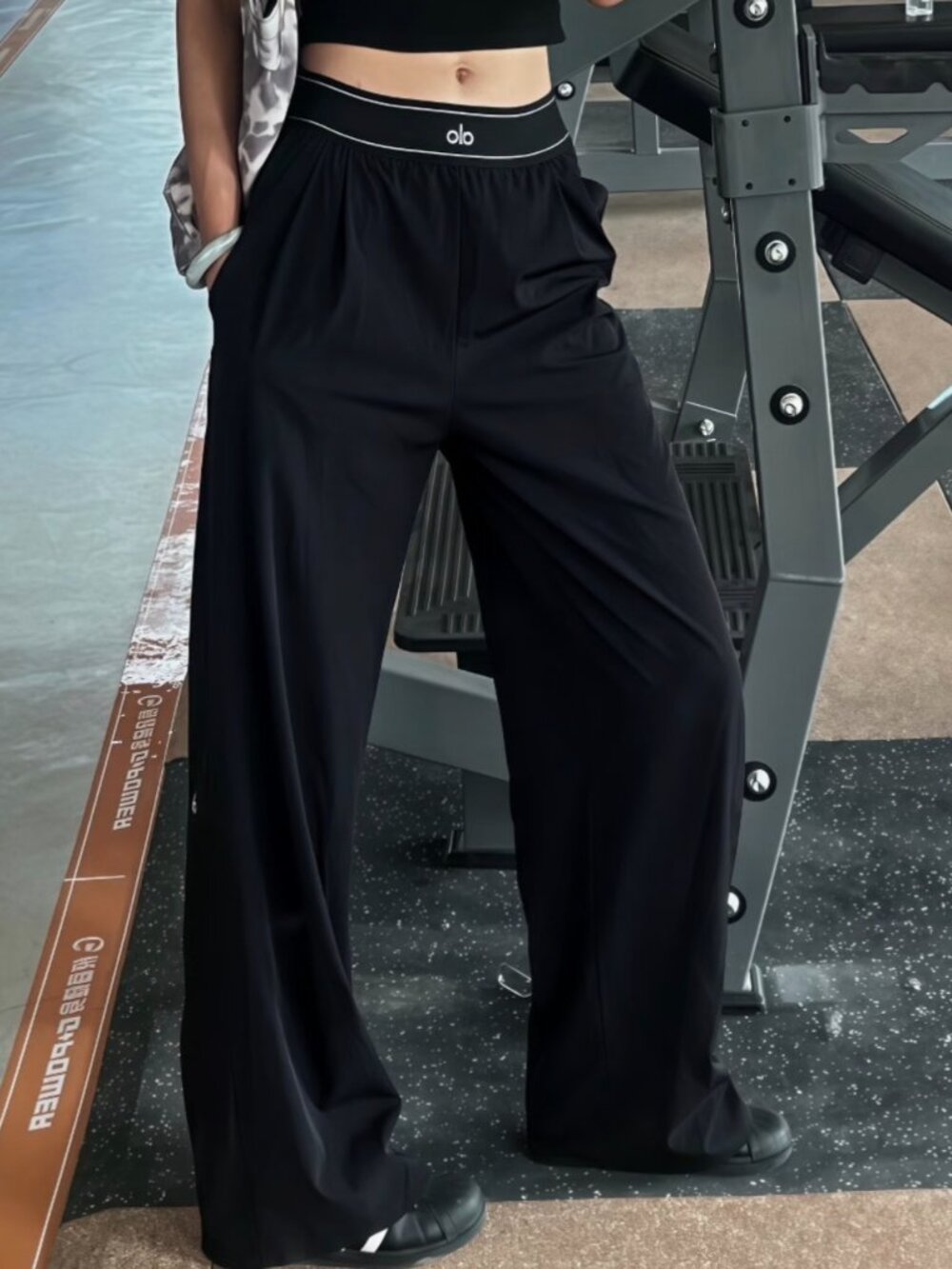 ALO Yoga Black Suit Up Trouser Moving sale!๐ฅRegular 30" Inseam/Relaxed Fit๐